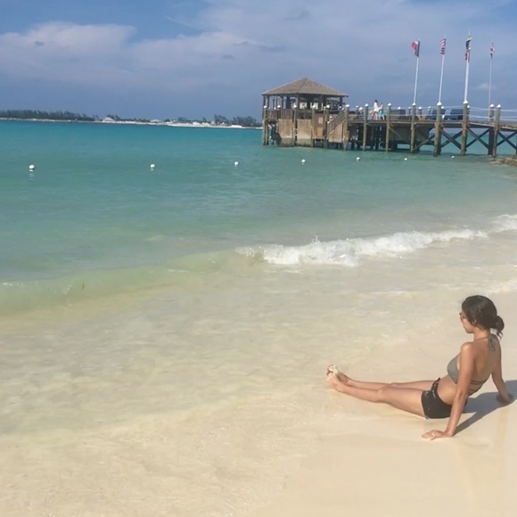 Meet your Posher, Alicia - Picture 2 of 3